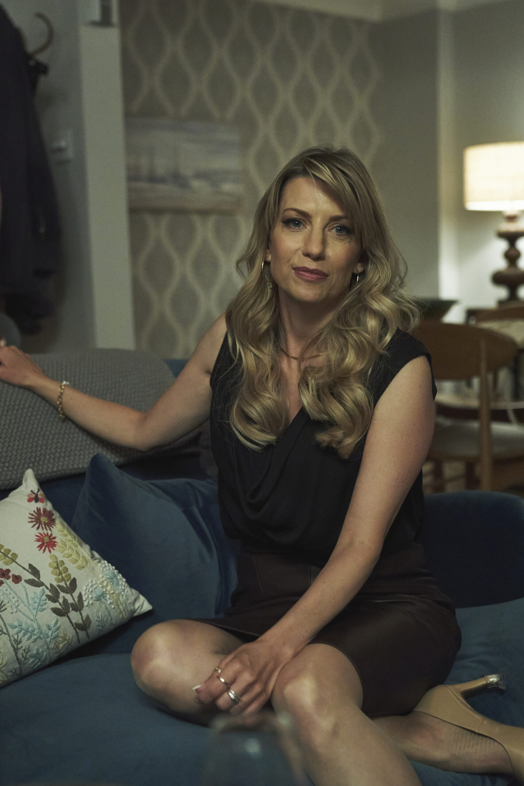 Claire Goose as Jacqui Fischer in The Bay series 4