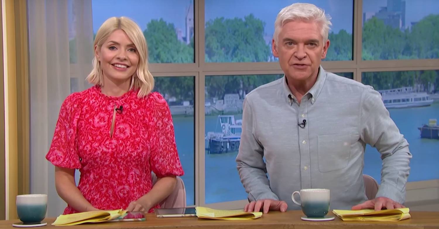 Holly Willoughby and Phillip Schofield sit together