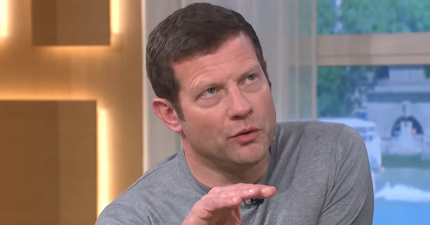 Dermot O'Leary smiles on This Morning