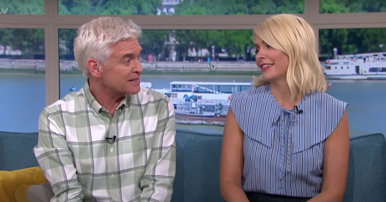 Holly and Phillip looking at each other on This Morning