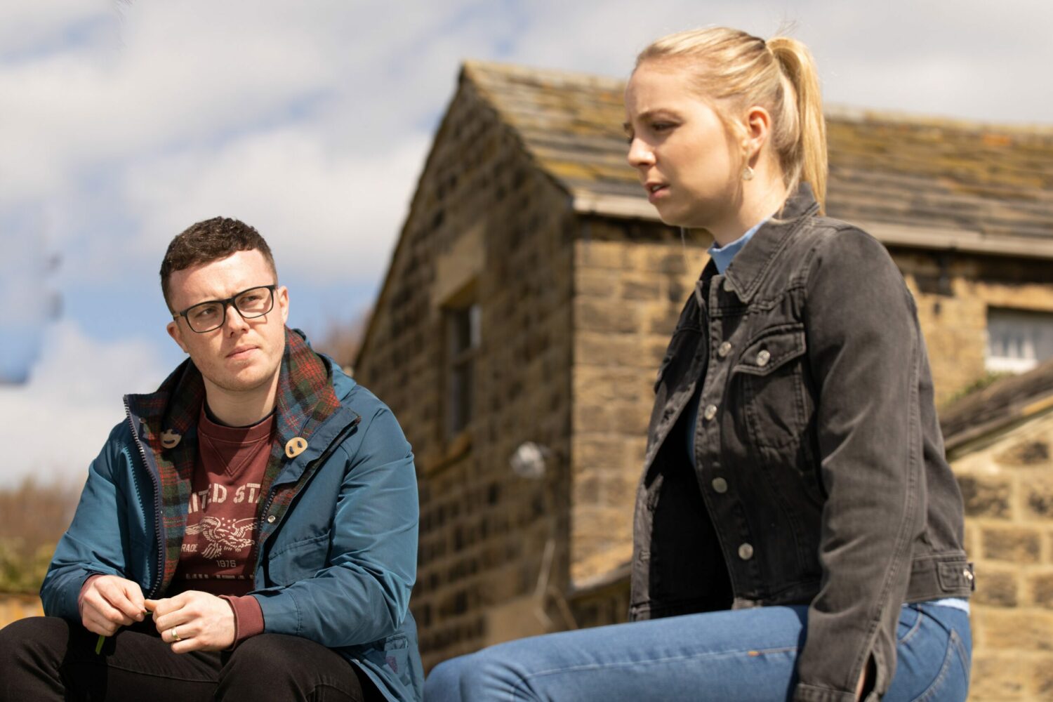 Vinny and Belle talk on Emmerdale