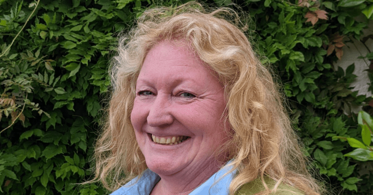 Charlie Dimmock smiling to camera