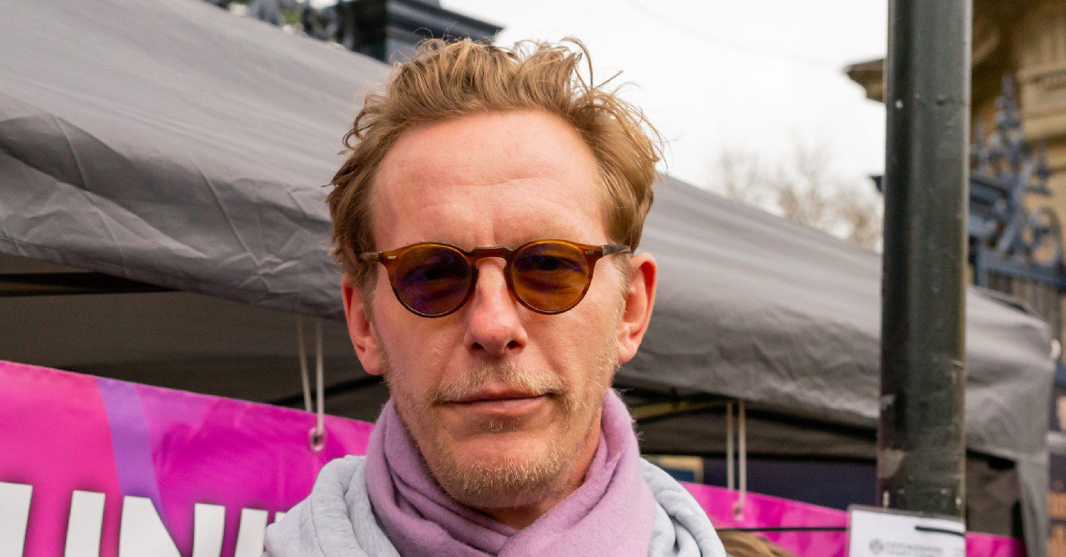 Laurence Fox posing