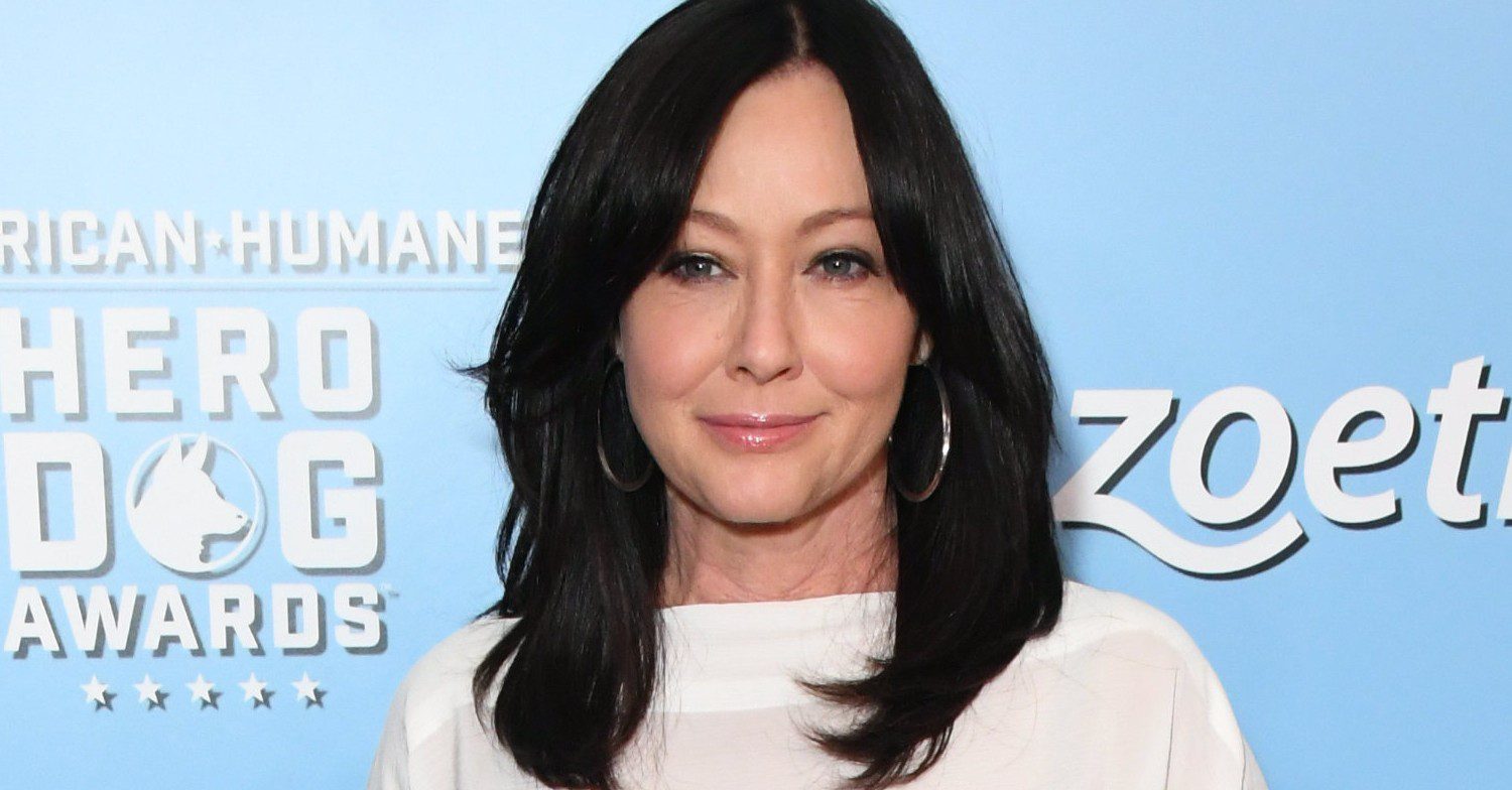 Shannen Doherty smiling