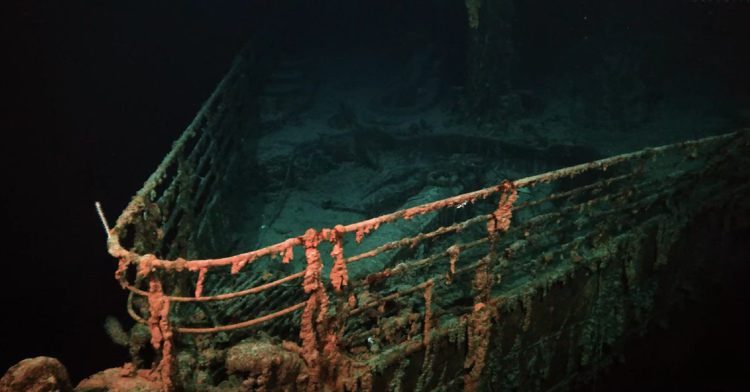 Titanic underwater 