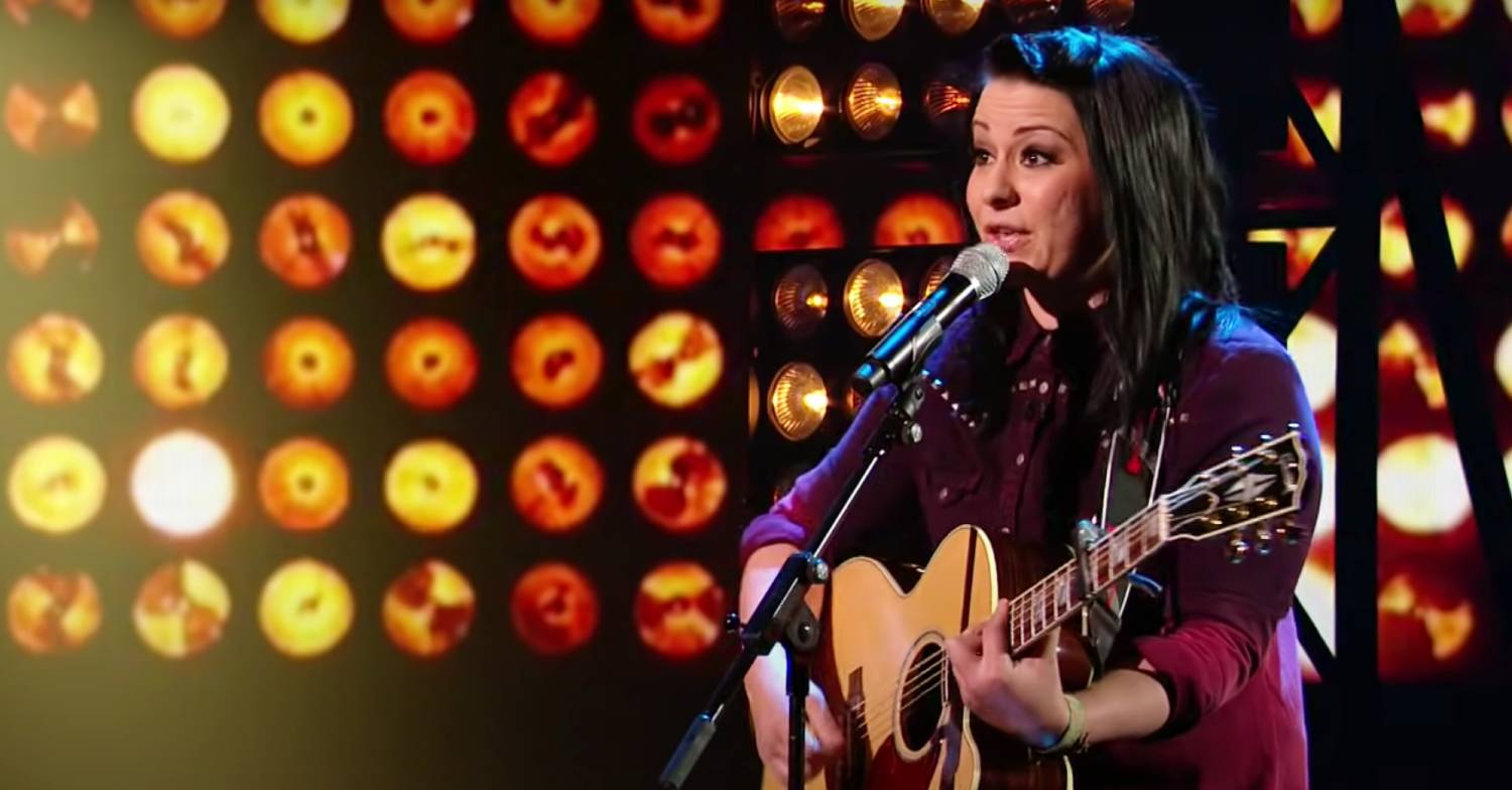 Lucy Spraggan performs on X Factor
