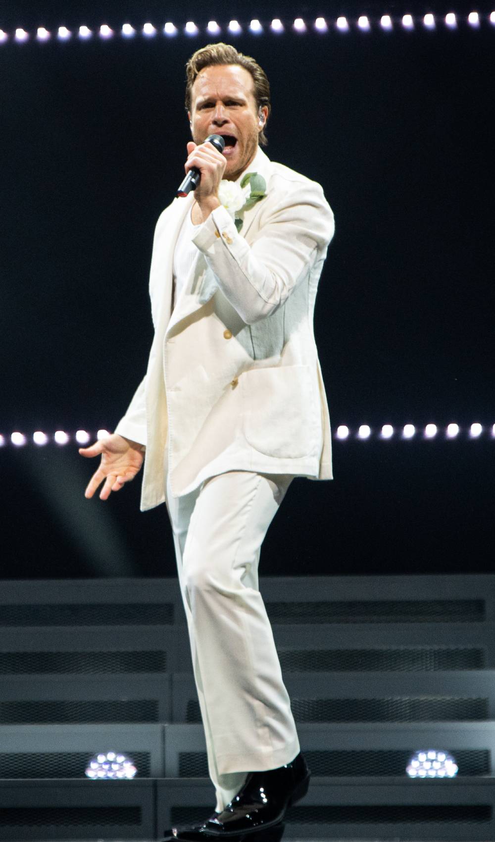 Olly Murs sings