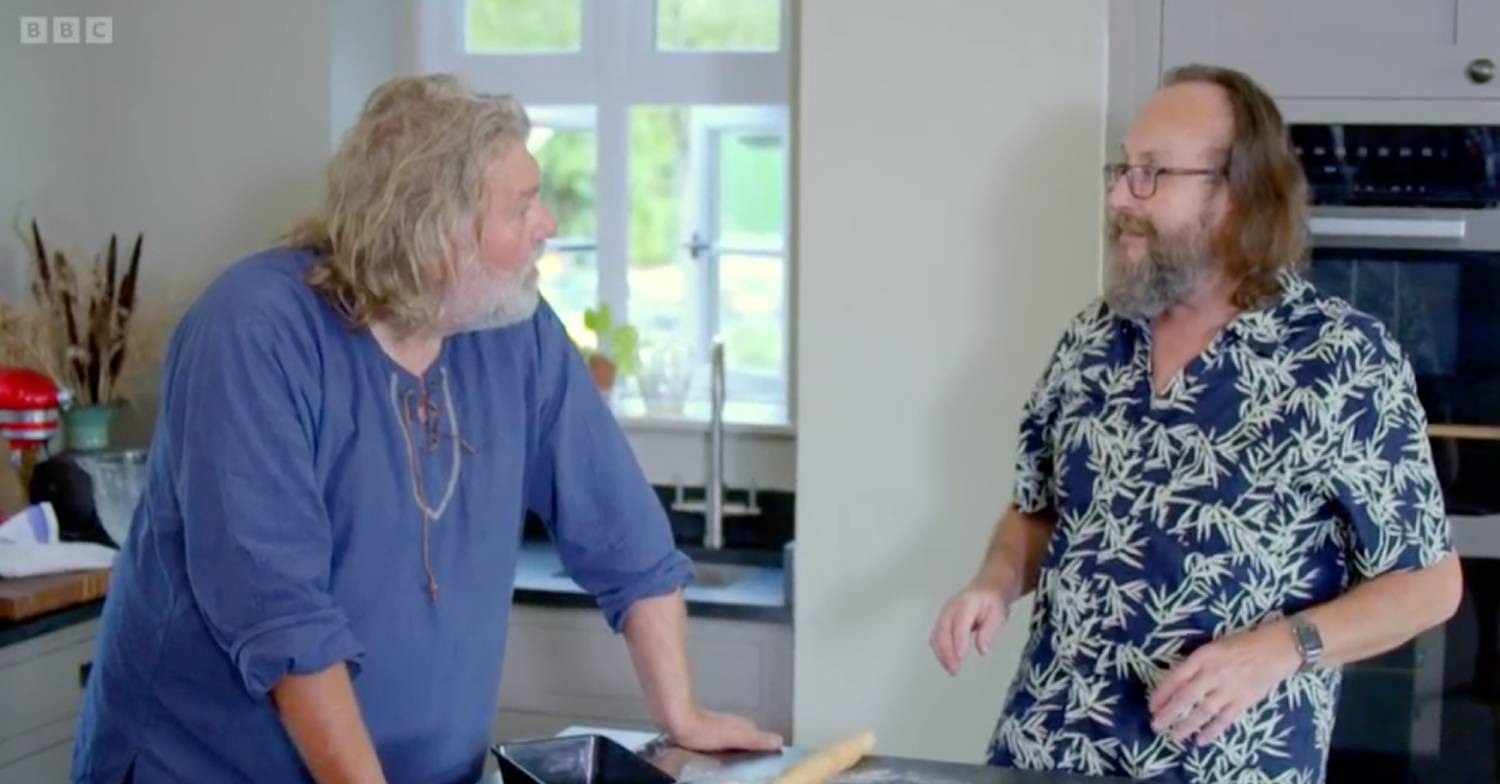 Si King and Dave Myers get to work in the kitchen