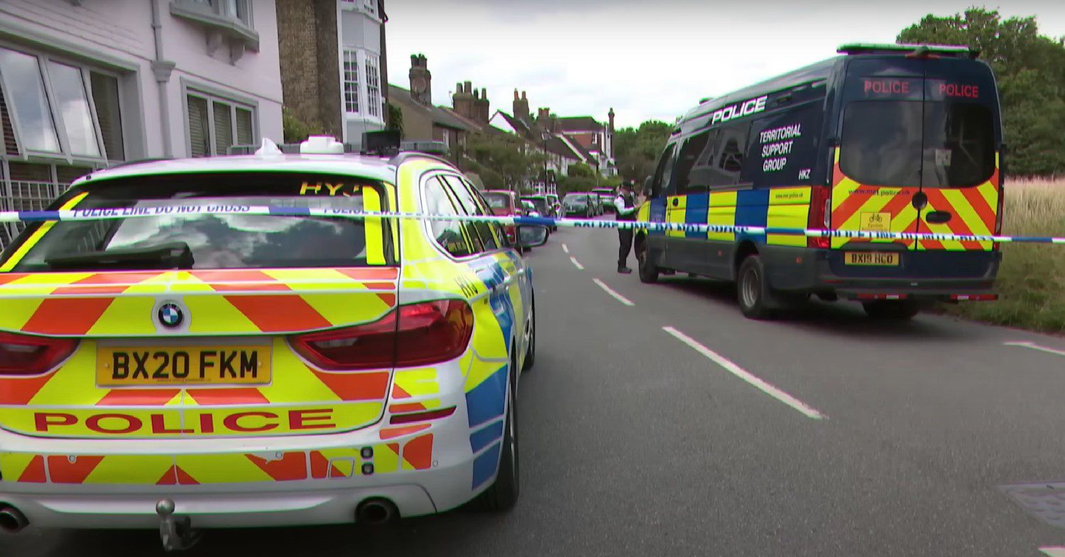Police cordon 