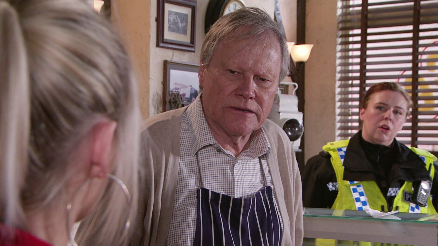 Coronation Street's Roy is talking to Lauren in the café