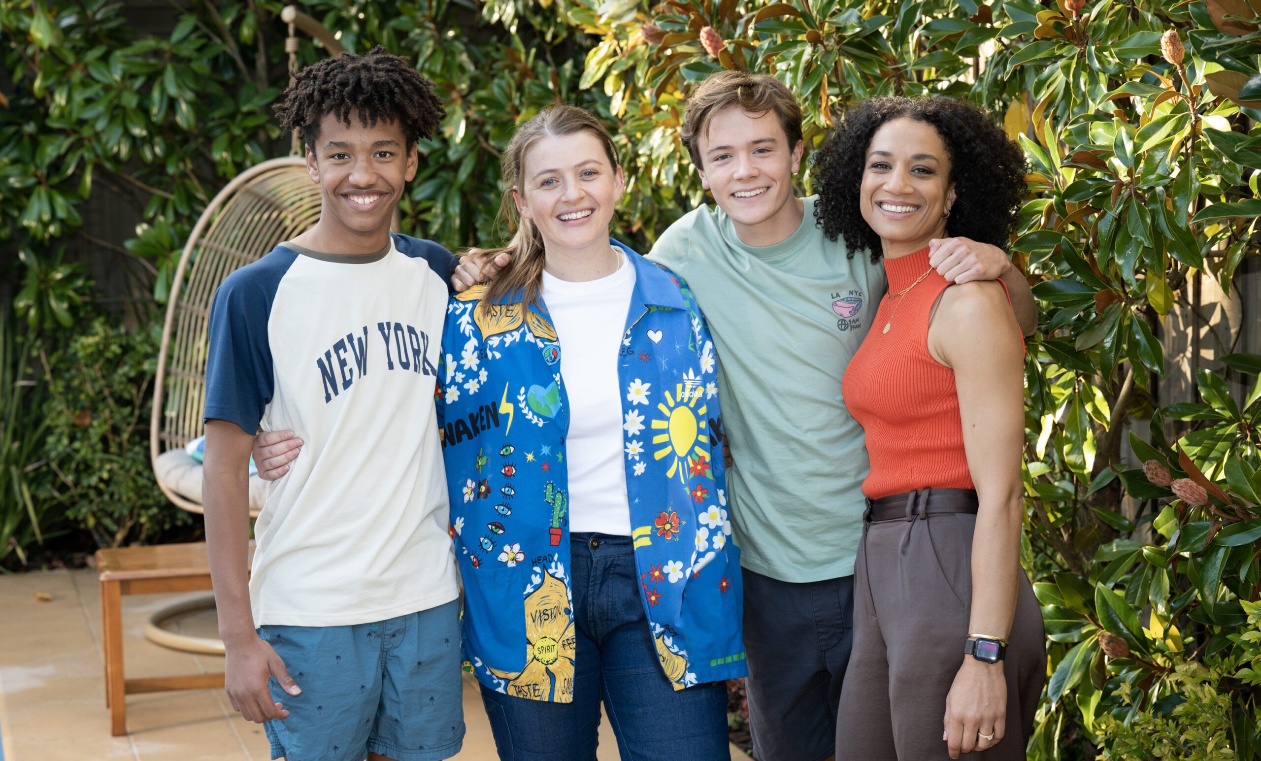Varga-Murphy Fam (Marley Williams (‘Dex Varga-Murphy’), Sara West (‘Cara Varga-Murphy’), Riley Bryant (JJ Varga-Murphy’), Naomi Rukavina (‘Remi Varga-Murphy’)