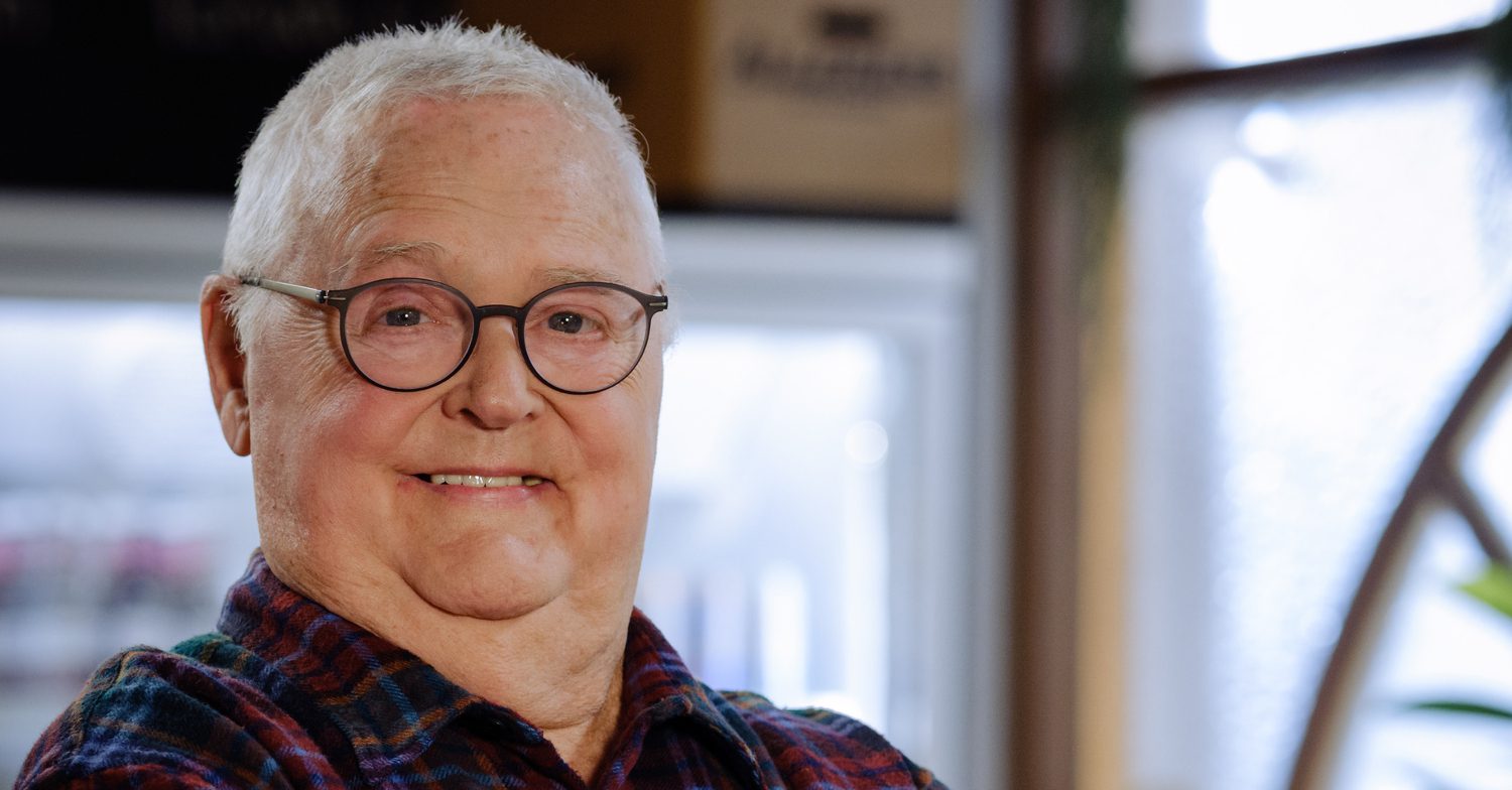 Neighbours' Harold is smiling in a promo shot