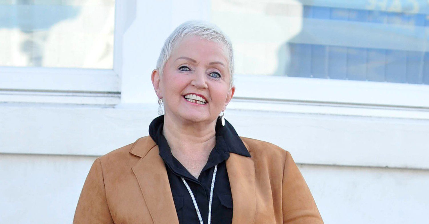 Linda Nolan smiling