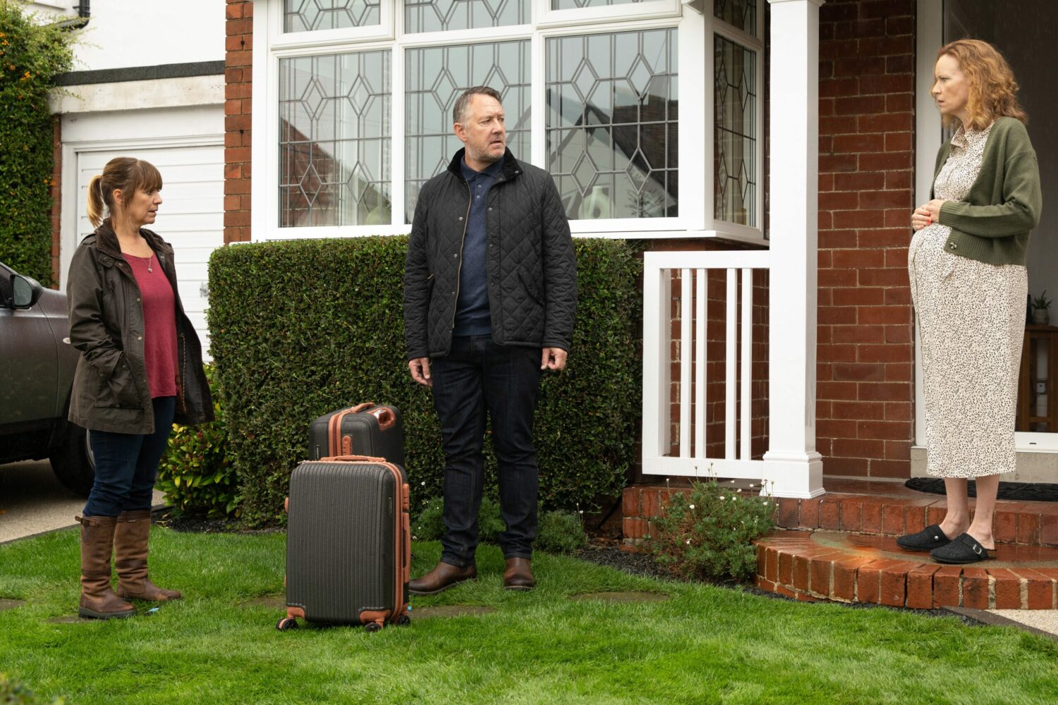 Rhona, Gus and Lucy have a confrontation in Emmerdale