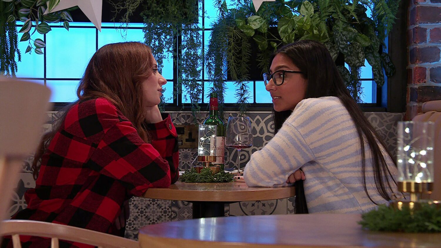 Isla and Asha looking cosy on Corrie