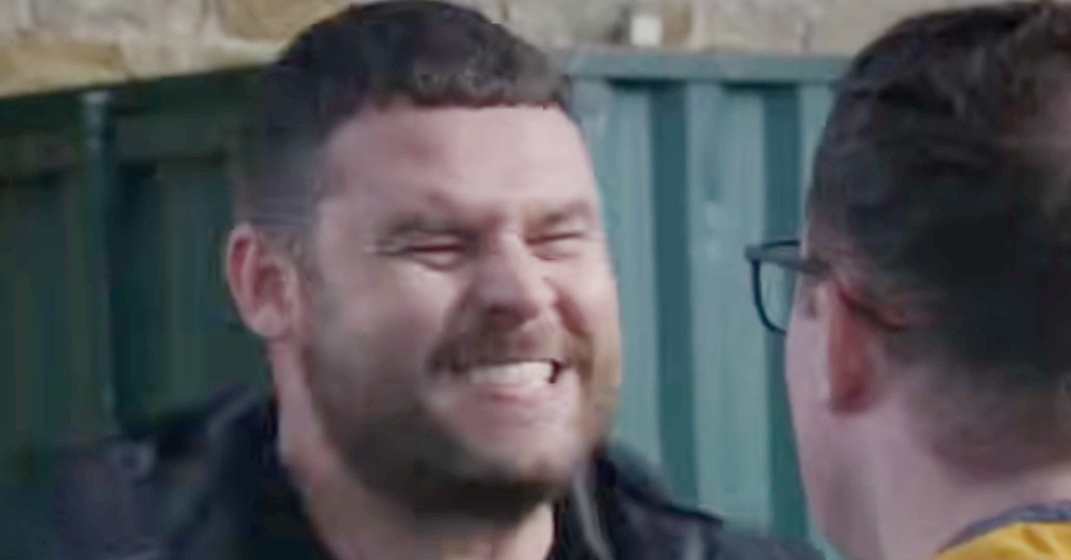 Aaron Dingle grimaces as he threatens Vinny 