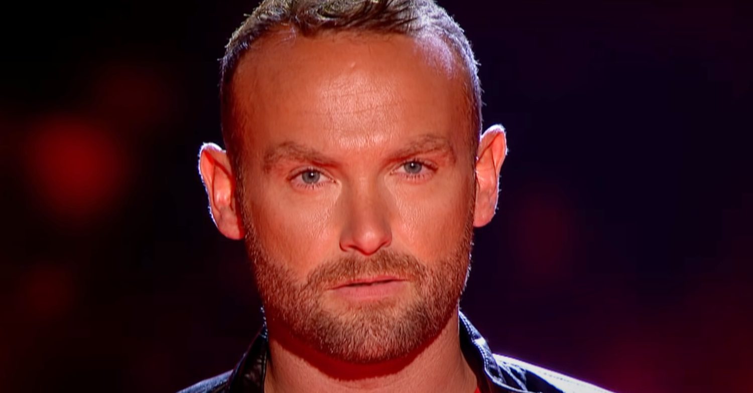 Kevin Simm performs 'Chandelier' on The Voice
