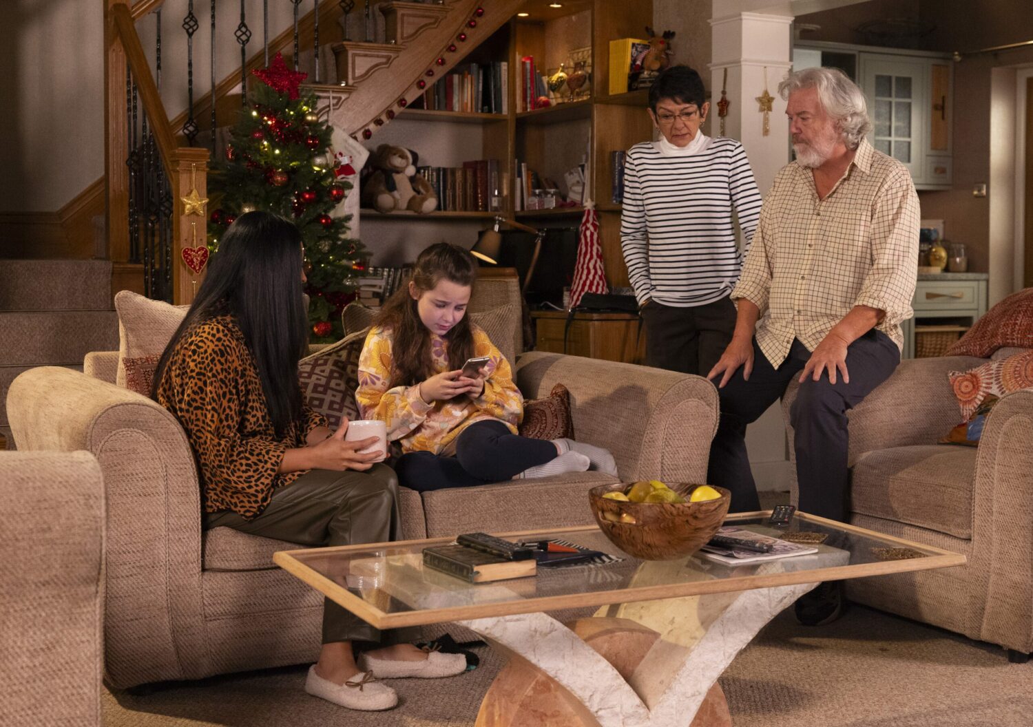 Coronation Street spoilers tonight: Alya, Yasmeen and Stu look on worriedly at Eliza 