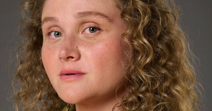 Danielle Macdonald as Helen in The Tourist