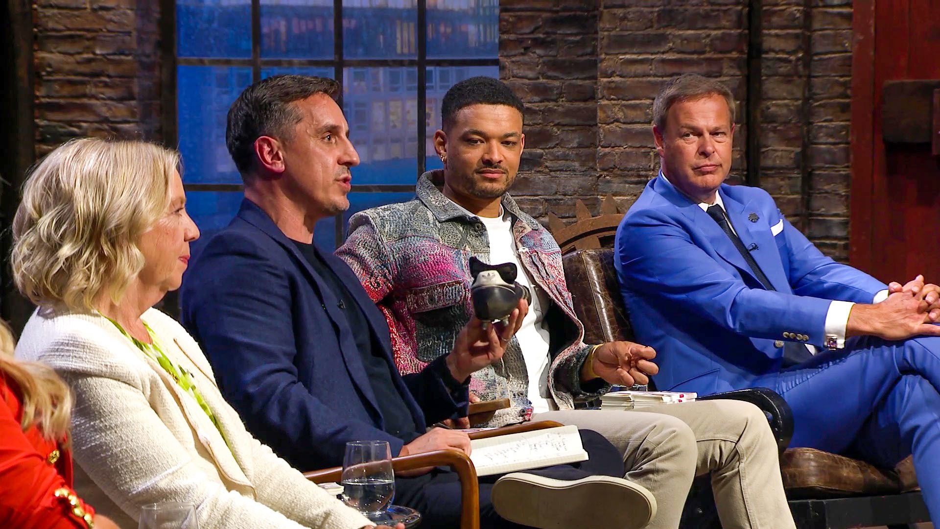 Guest Dragon Gary Neville on Dragons' Den 