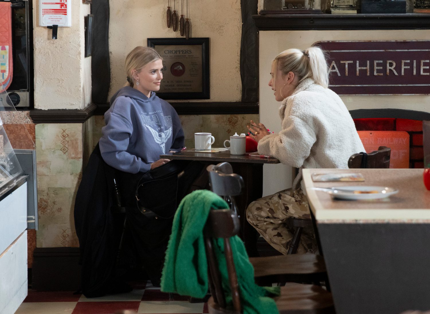 Bethany quizzes Lauren in Coronation Street