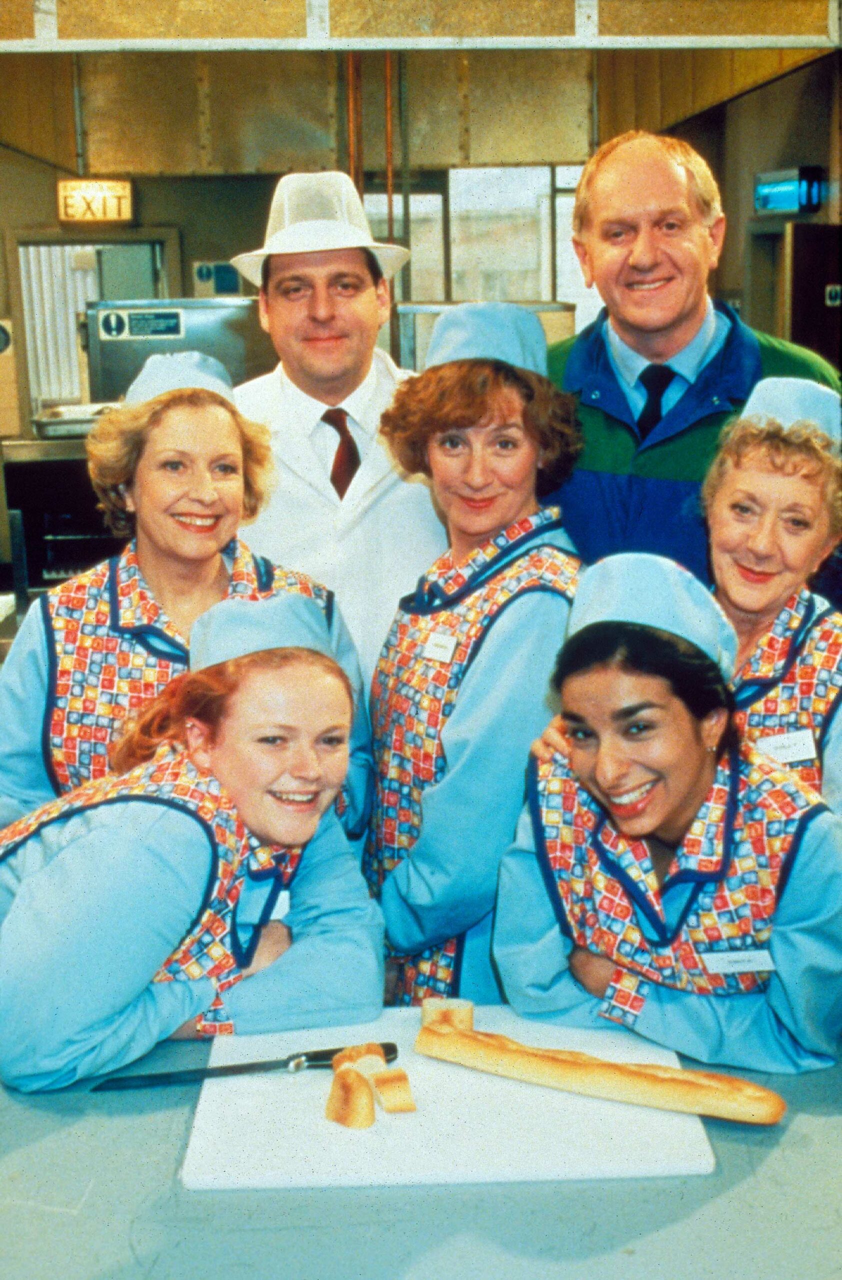 Dinnerladies cast
