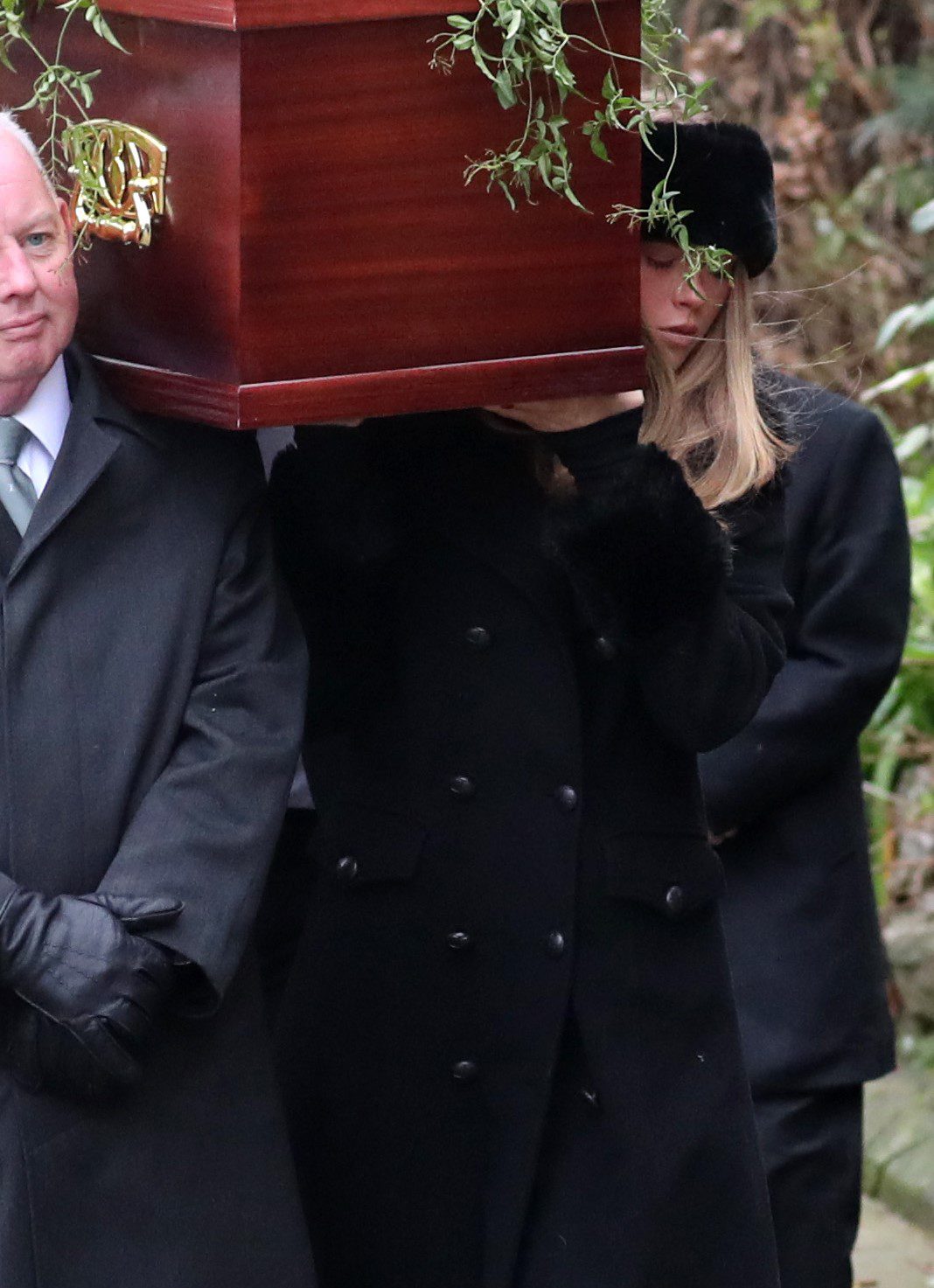 Kate Garraway daughter carrying Derek Draper's coffin 