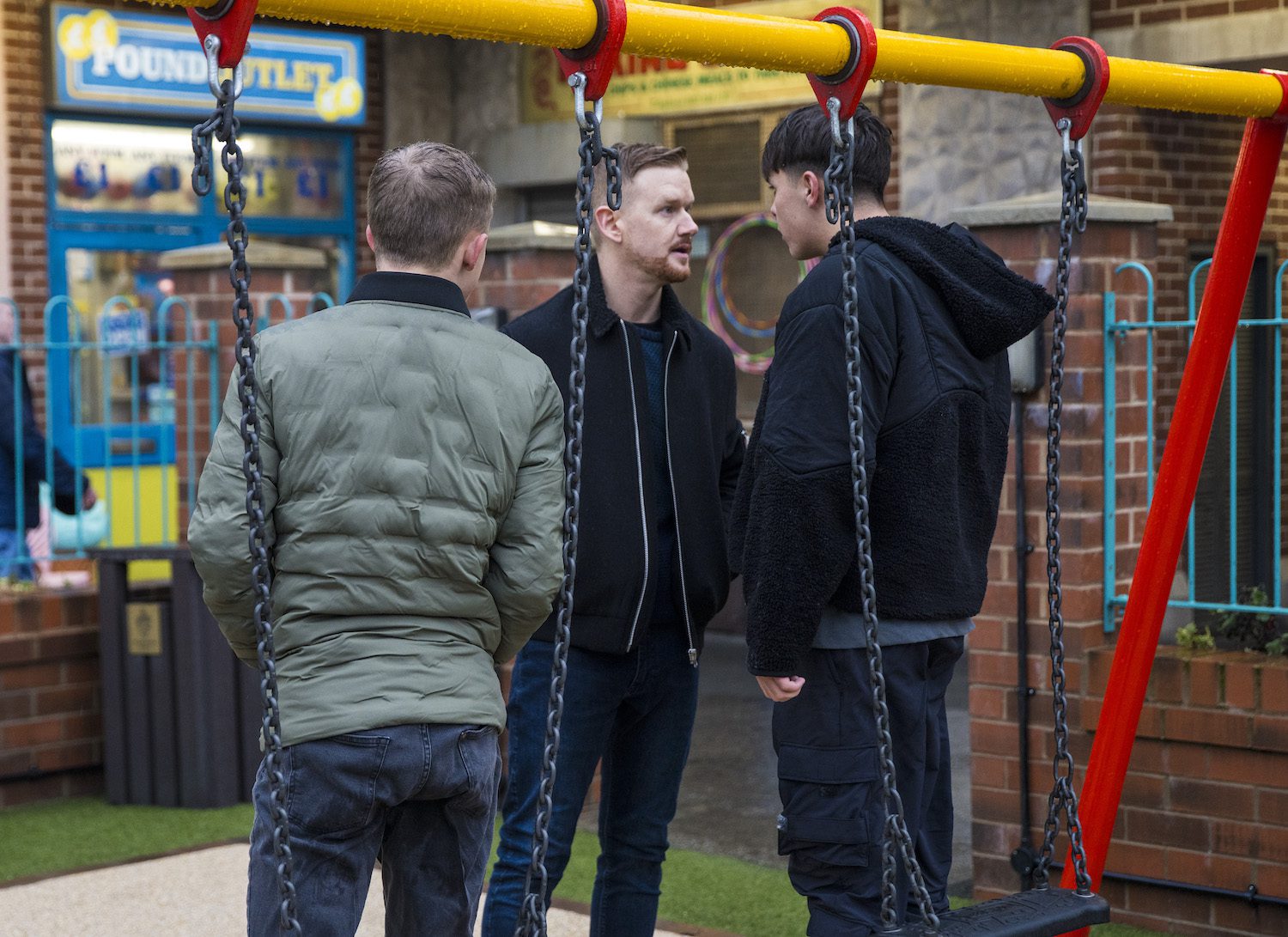 Gary talking angrily to Dylan and Mason on Corrie
