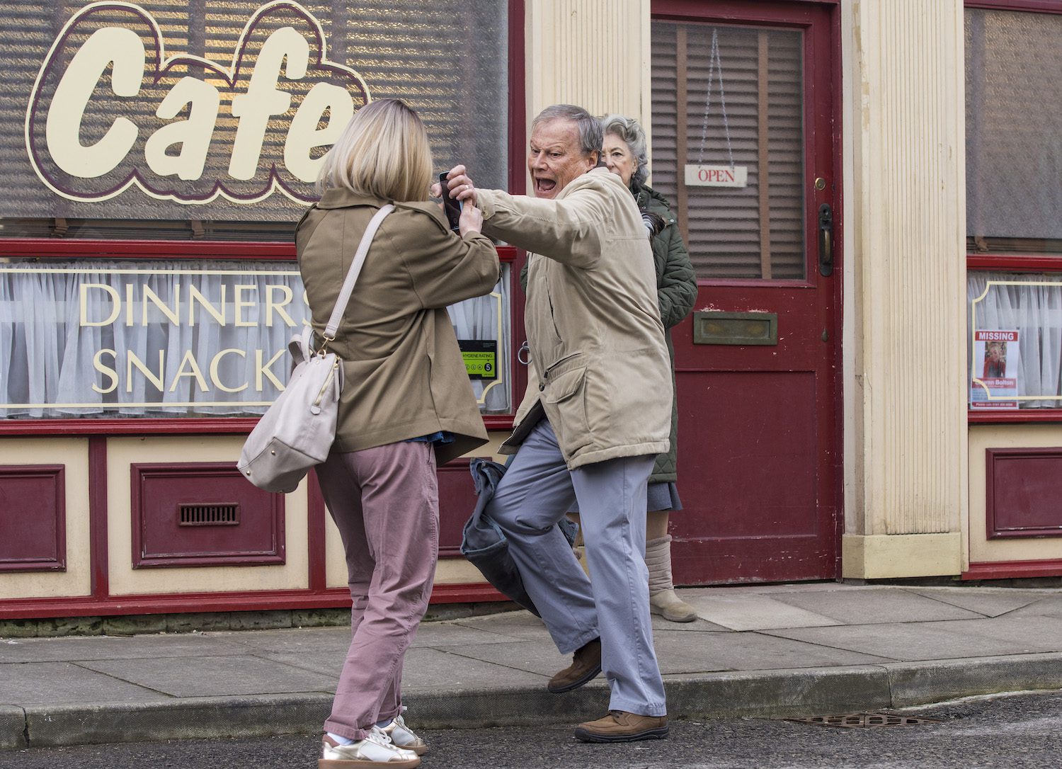 Alice, Roy and Evelyn argue on Corrie