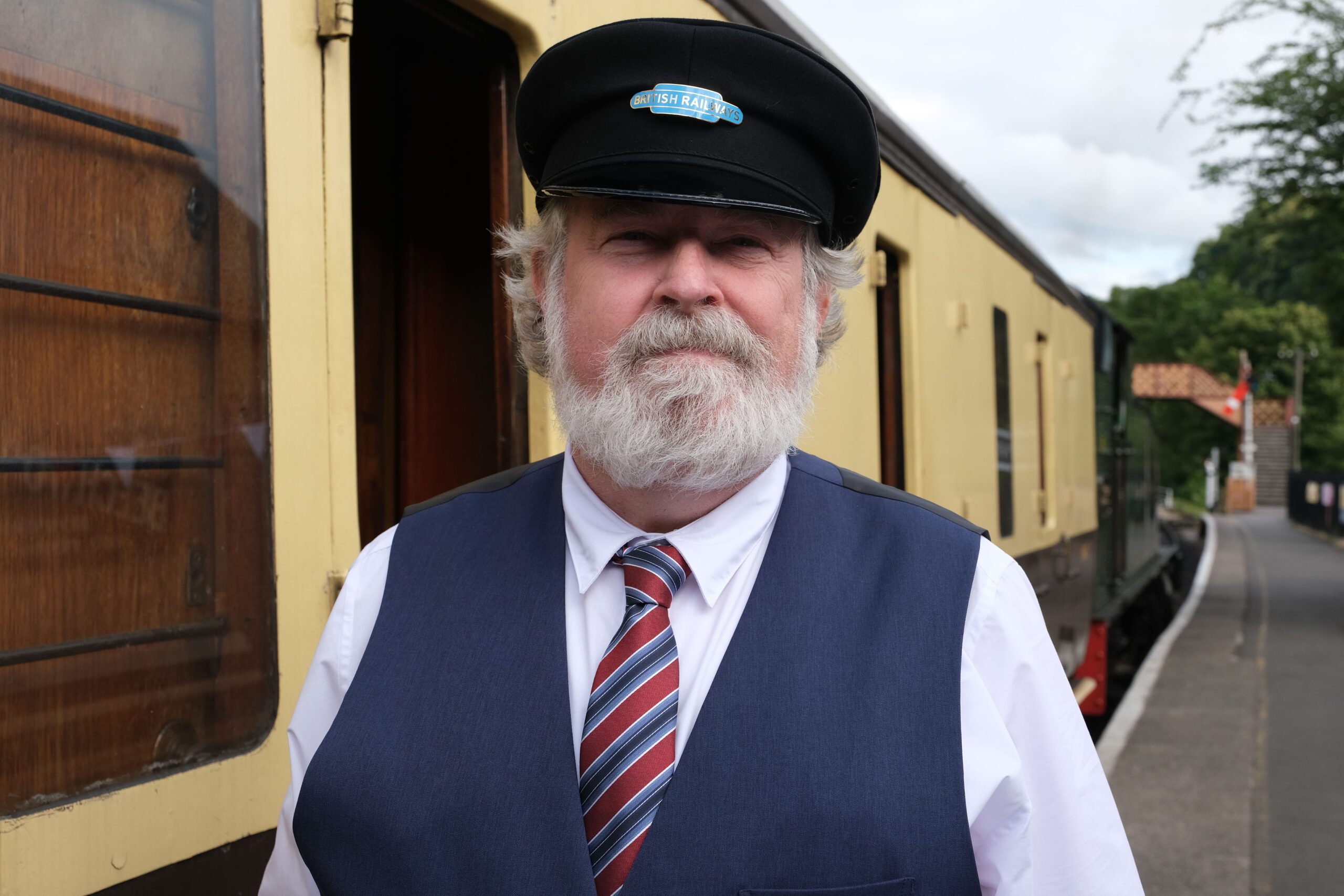 Paul Bradley as Noah Culpepper in Beyond Paradise series 2 episode 1