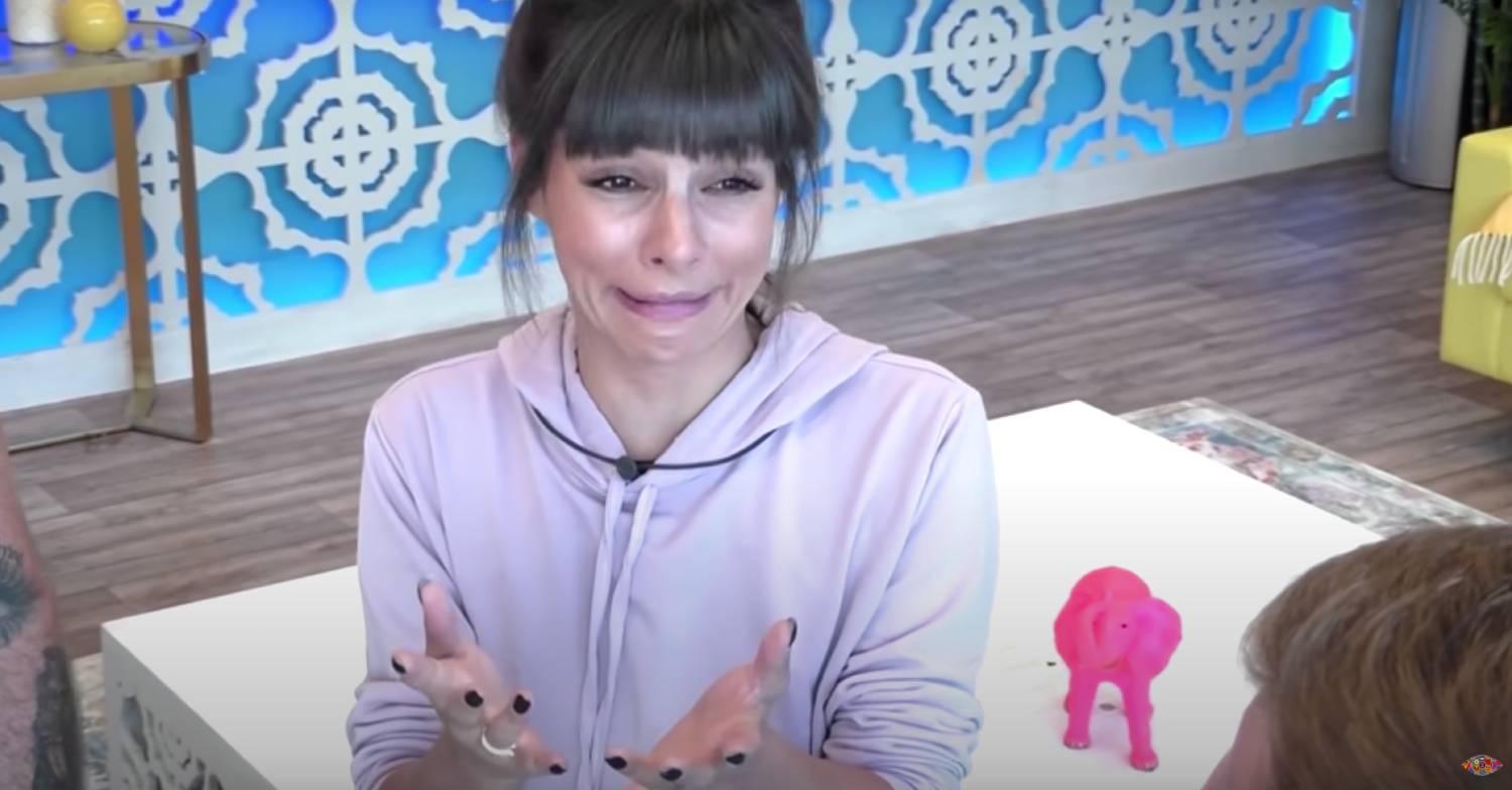 Roxanne Pallett sobs on Celebrity Big Brother