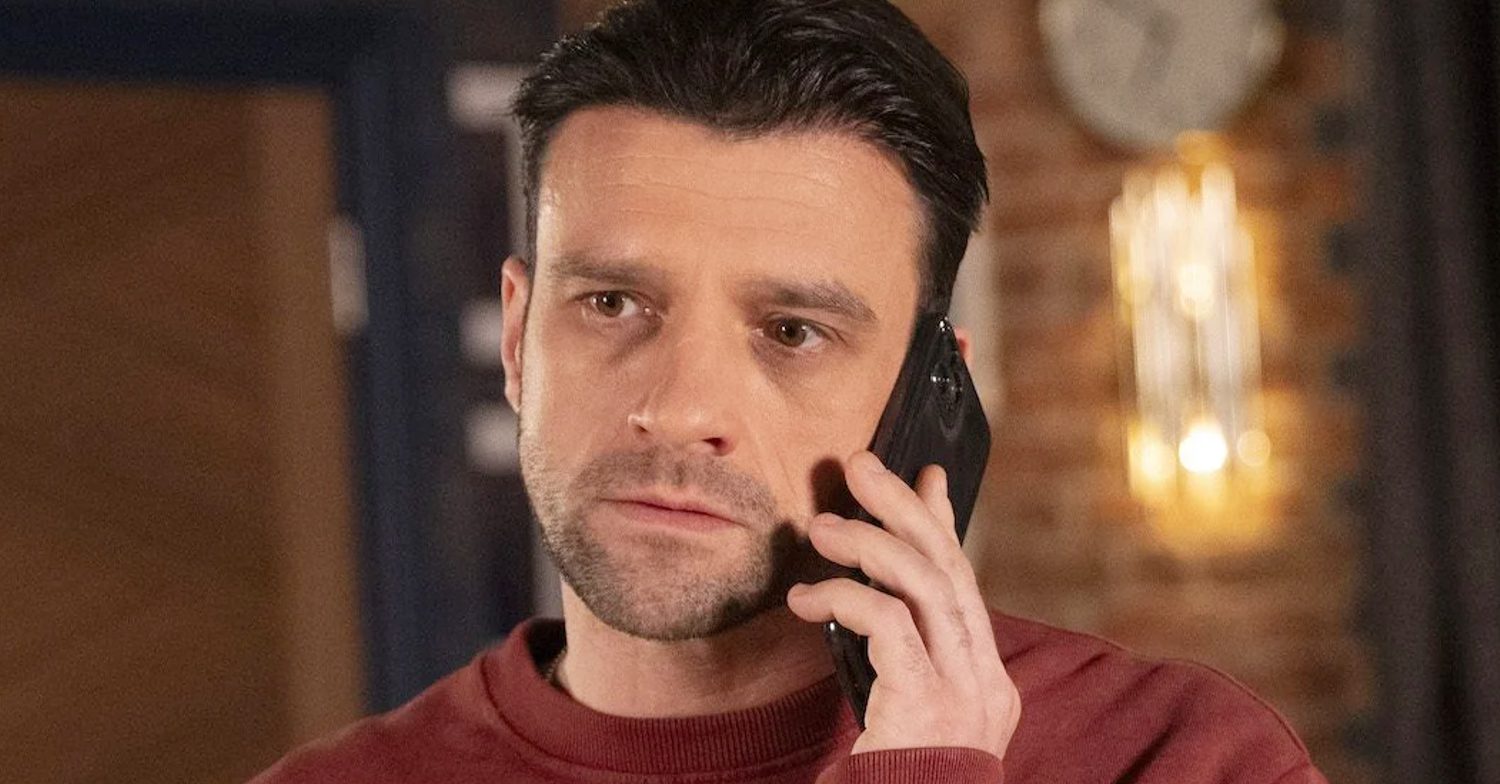 Coronation Street's Damon is serious whilst on the phone