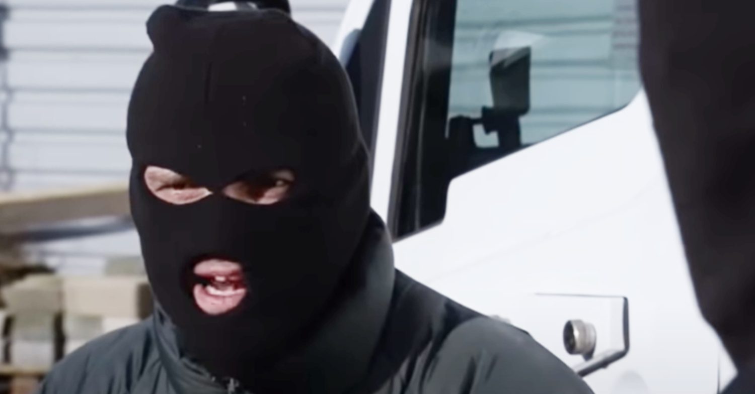 Coronation Street's Damon is wearing a ski mask during the robbery