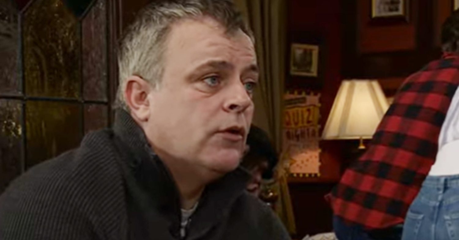 Coronation Street's Steve is in the pub