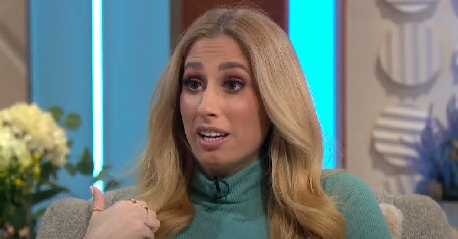 Renovation Rescue star Stacey Solomon chatting on Lorraine in blue jumper