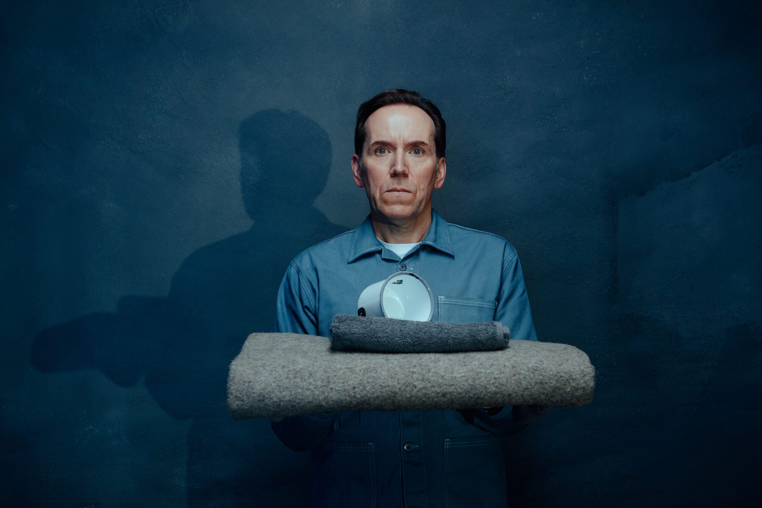 Ben Miller in jail in Professor T series 3