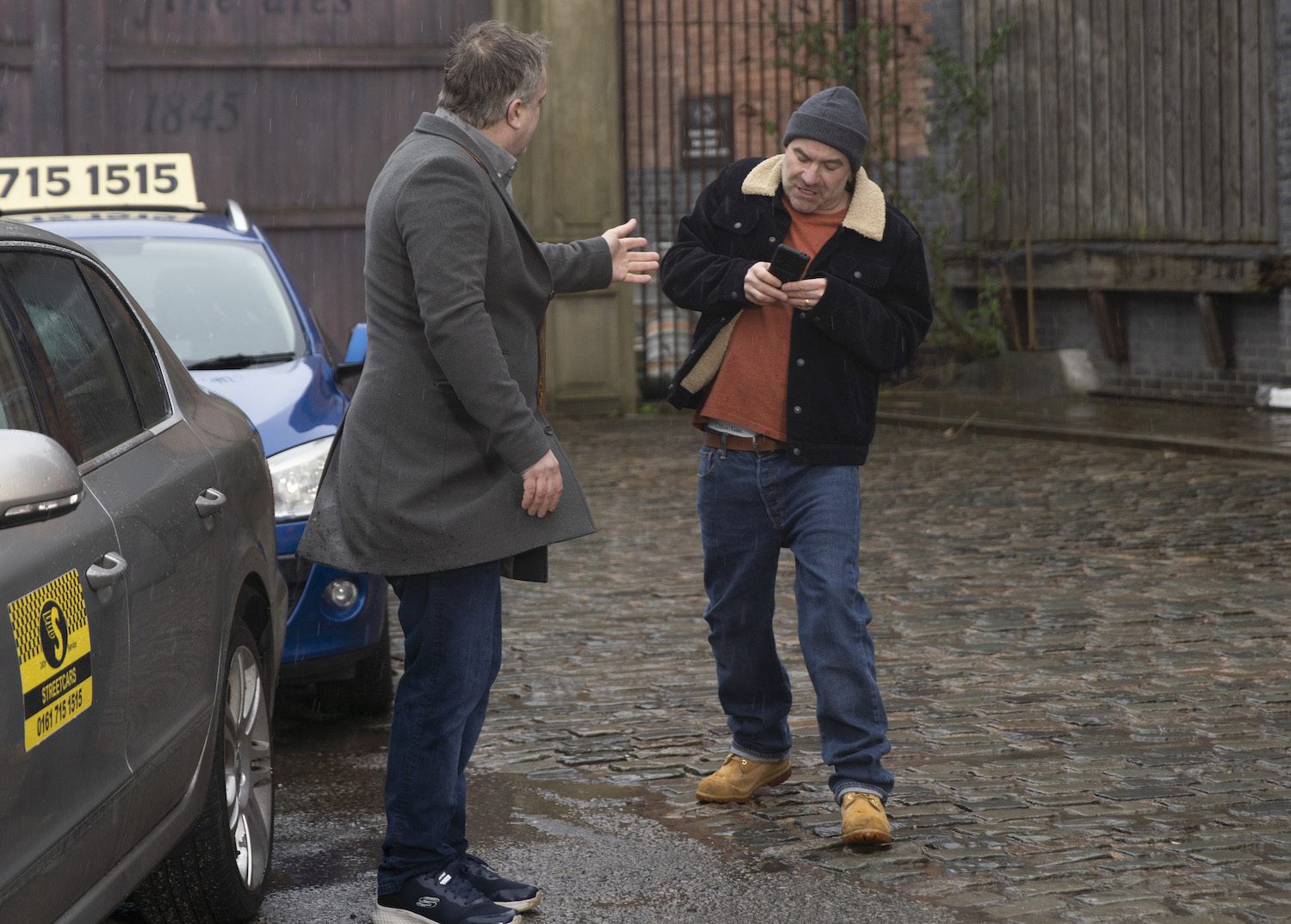 Tim Metcalfe grabs Steve McDonald's phone and sends a message