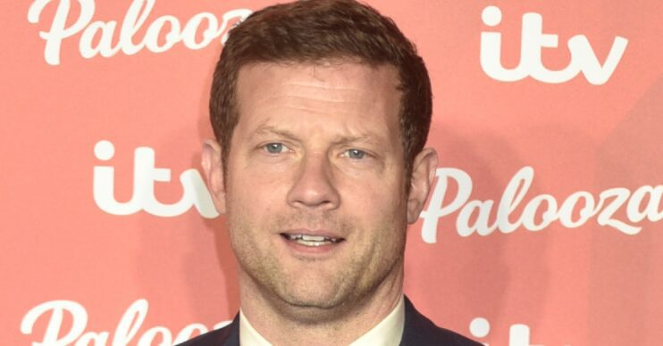 Dermot O'Leary posing on a red carpet
