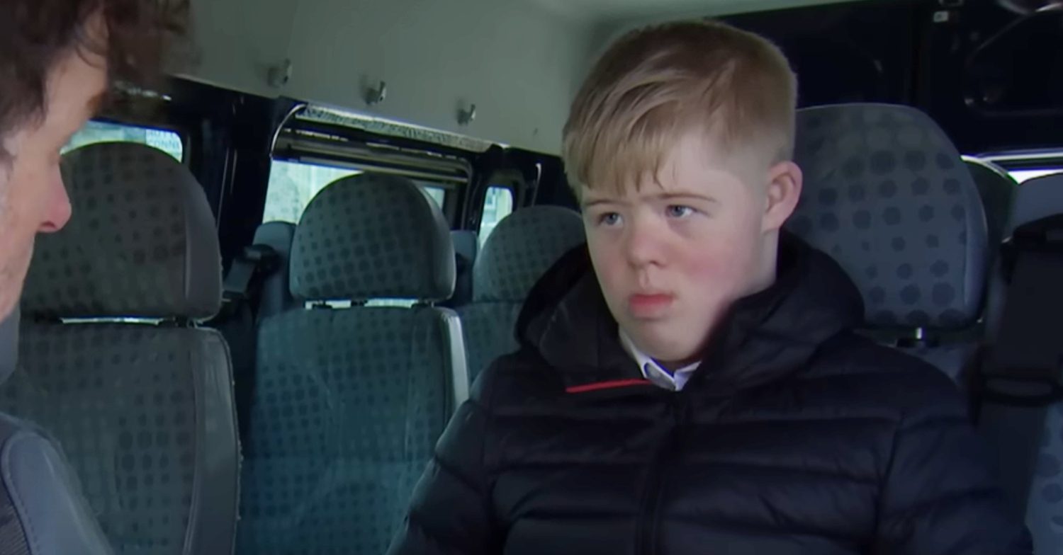 Emmerdale's Leo is sitting in the bus, talking to Marlon