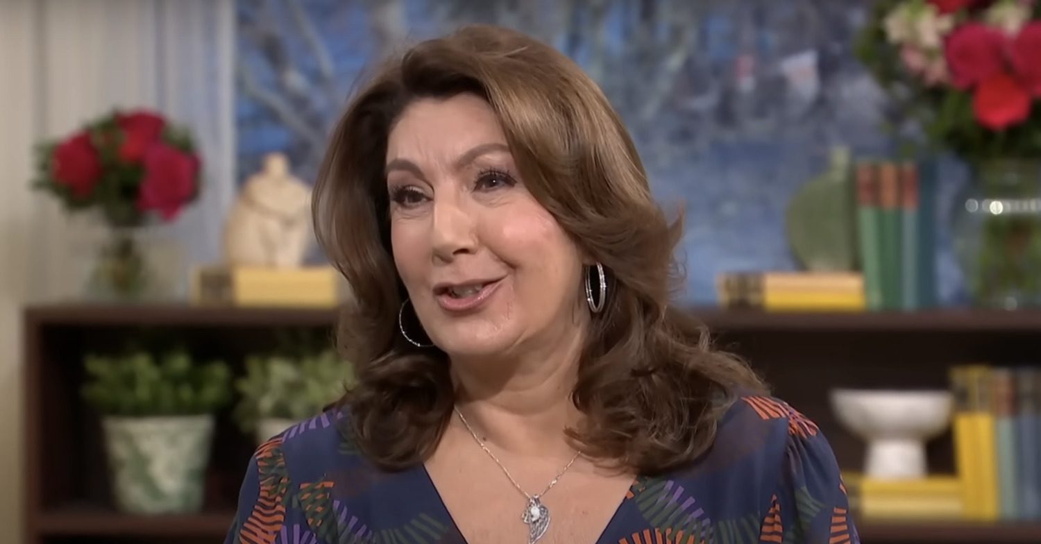 Jane McDonald smiling on This Morning
