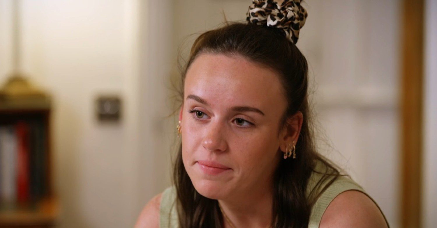 Ellie Leach looking sad on Drama Queens