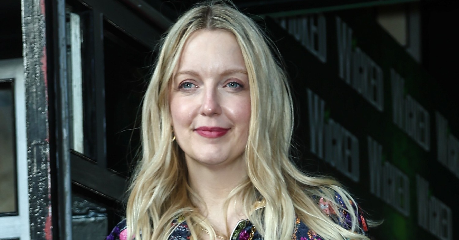 Lauren Laverne posing at event