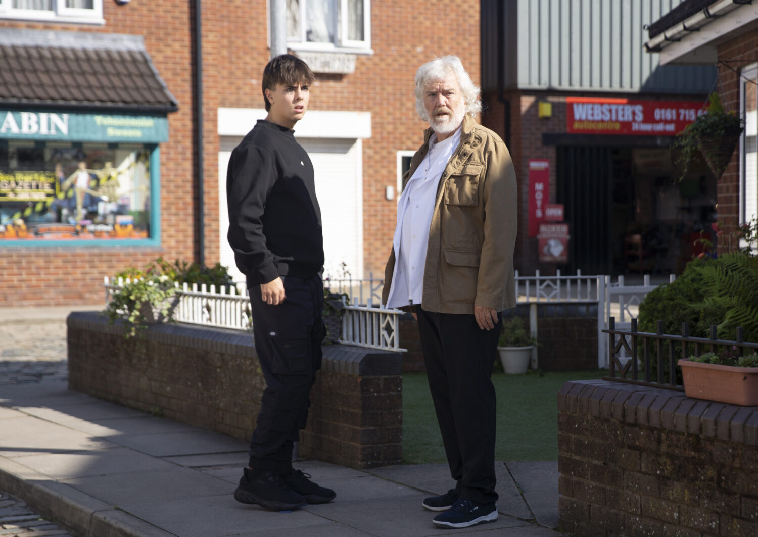 Stu and Mason look serious in Coronation Street
