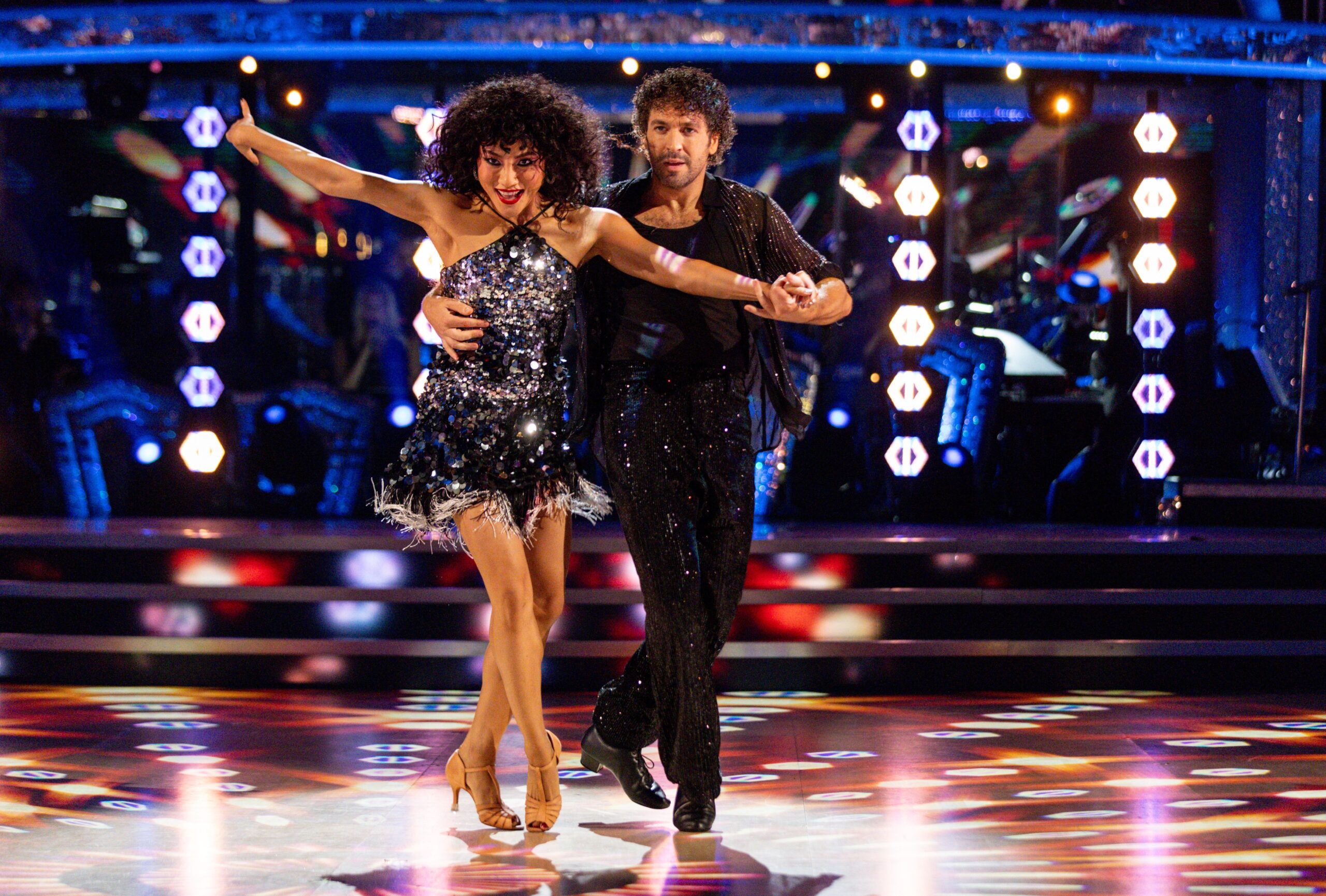 Shayne Ward and Nancy Xu dancing on Strictly