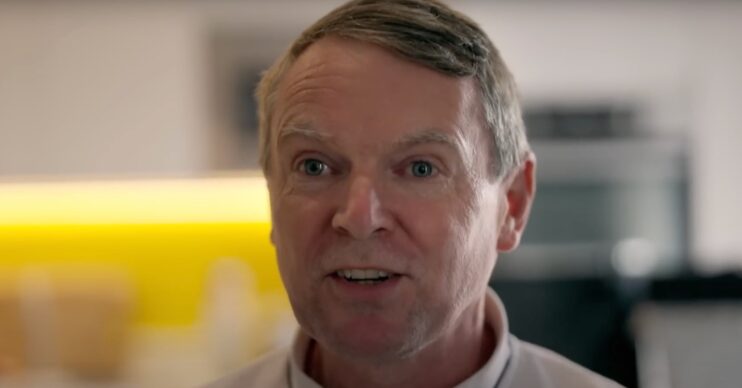 Noel Radford talking to the camera on 22 Kids and Counting