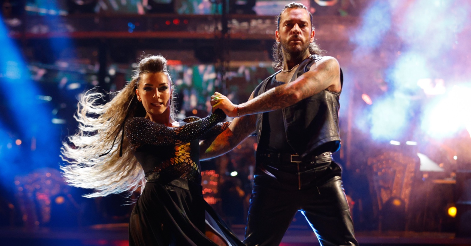 Jowita Przystal dancing with Pete Wicks on Strictly
