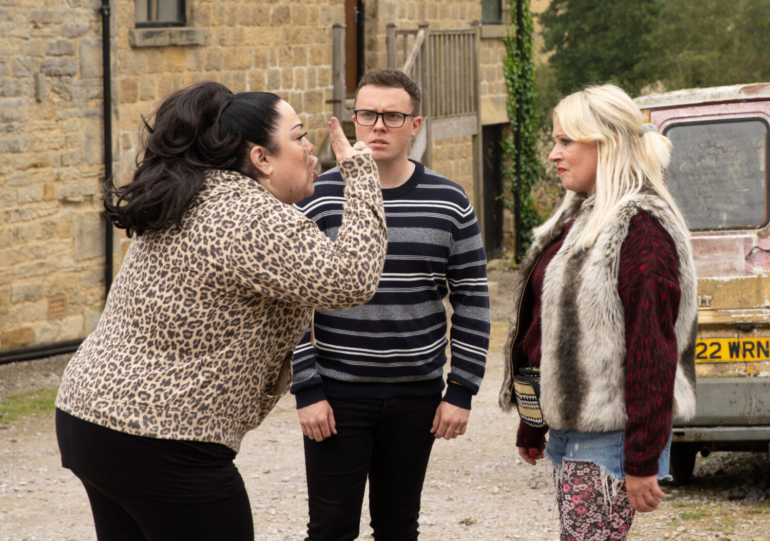 Mandy, Tina and Vinny are arguing outside
