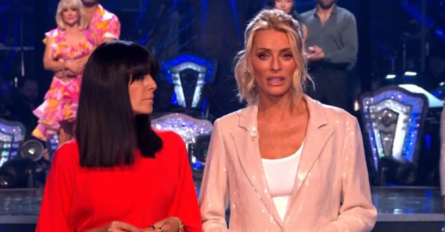 Claudia Winkleman looking at Tess Daly on Strictly