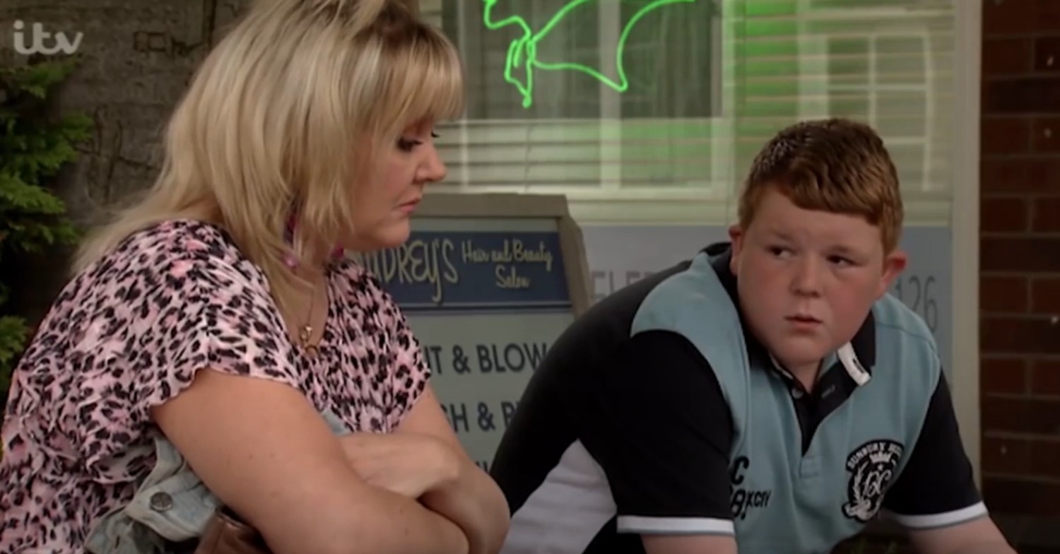 Craig and mum Beth on Corrie (Credit: ITV/YouTube)