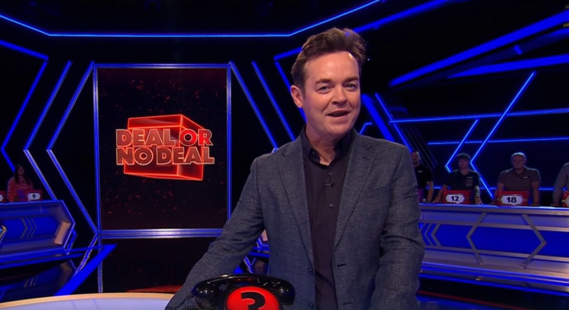 Stephen Mulhern smiling on Deal Or No Deal